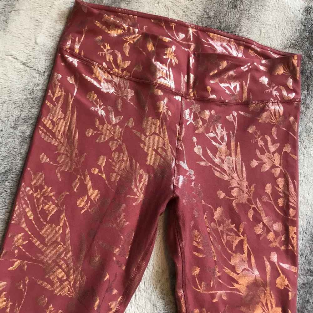 Fabletics Mid Rise Floral Powerhold Capri Large - Picture 4 of 4